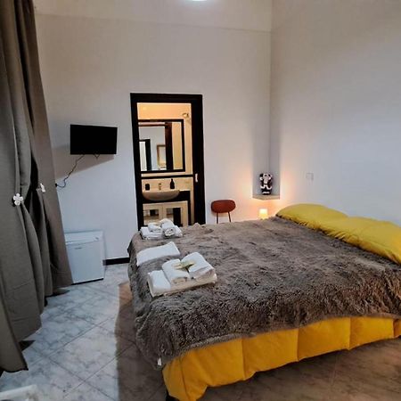 Aurora E Dad Naples Center B&B المظهر الخارجي الصورة