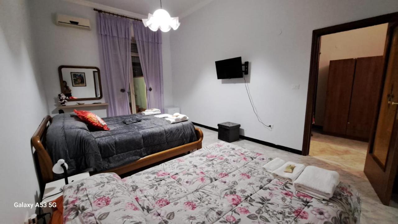 Aurora E Dad Naples Center B&B المظهر الخارجي الصورة