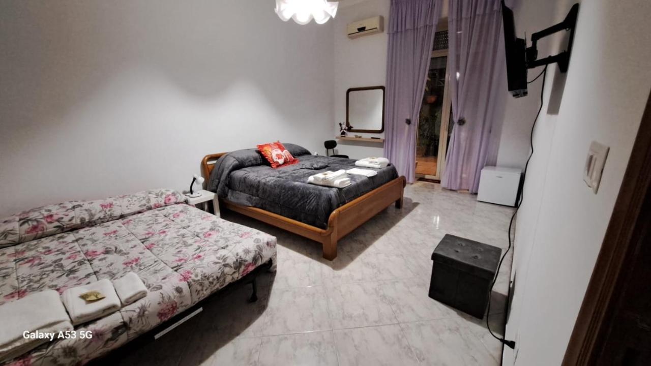 Aurora E Dad Naples Center B&B المظهر الخارجي الصورة
