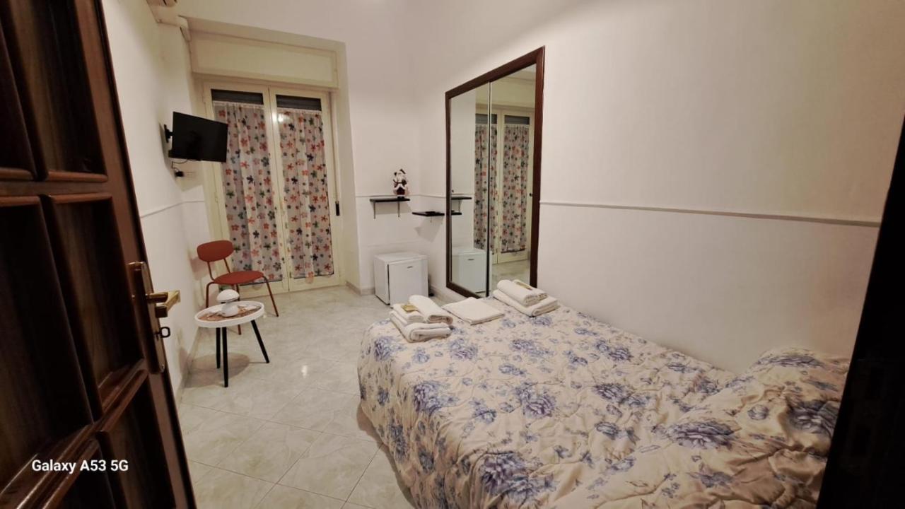 Aurora E Dad Naples Center B&B المظهر الخارجي الصورة