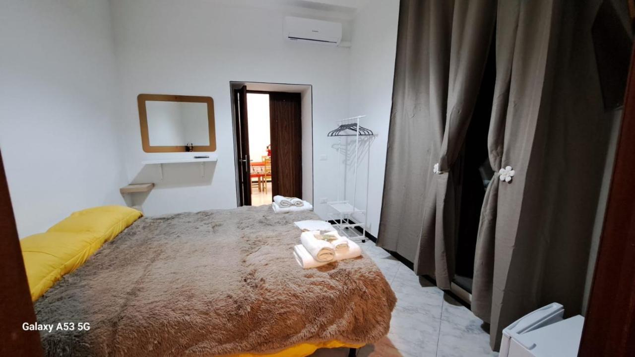 Aurora E Dad Naples Center B&B المظهر الخارجي الصورة